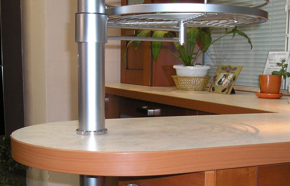 ourlet en PVC sur le dessus de table