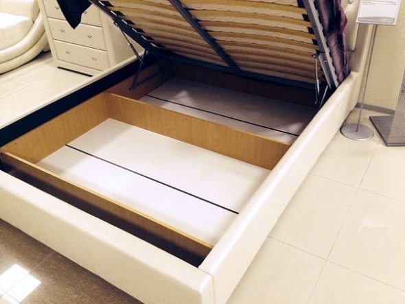 armoire de lit avec cloisons
