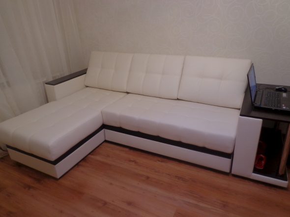 Canapé d'angle en éco-cuir