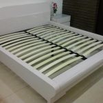 katil dengan asas ortopedik