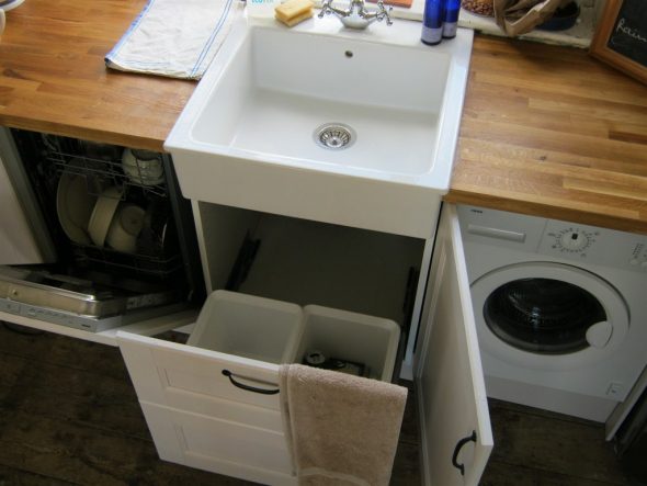  Lave-vaisselle peut être fixé dans une niche