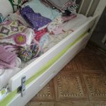 katil bayi dengan sisi vikare