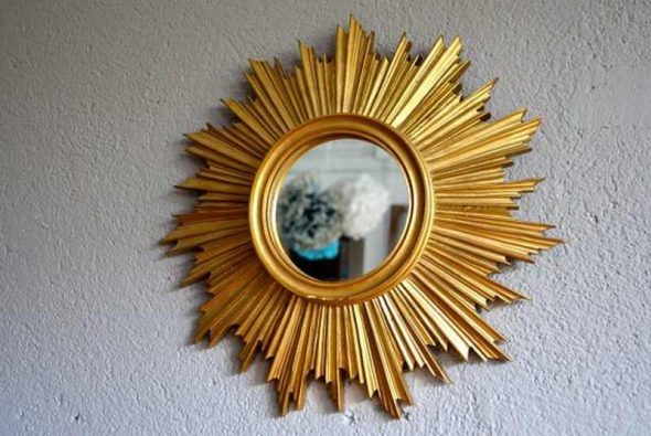 miroir de soleil avec décor supplémentaire