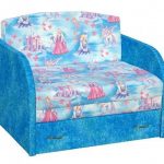 Petit canapé-lit bleu