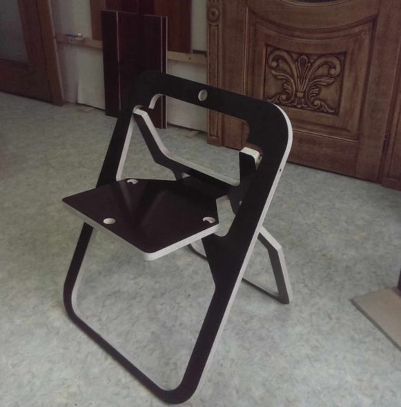 chaise pliante noire