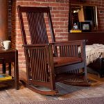 photo de chaise berçante en bois