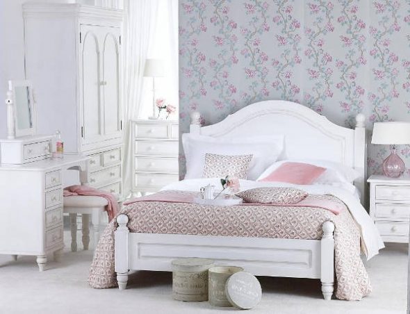 Chambre à coucher dans le style de la Provence photo