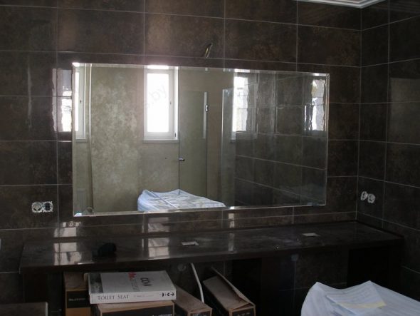 Miroir de salle de bain avec facette 10 mm