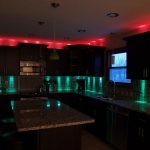 L'utilisation de lumière de couleurs différentes à l'intérieur de la cuisine