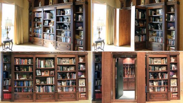 Porte secrète de la bibliothèque à l'armurerie