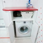 Petite armoire avec machine à laver intégrée