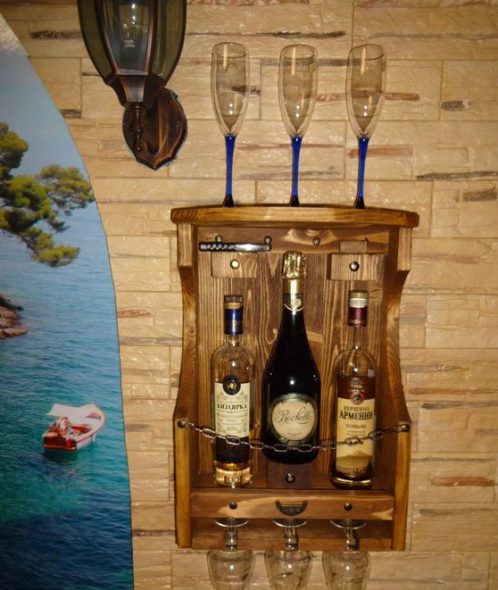 Petite étagère à vin décorative