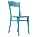 Belle chaise bleue après restauration