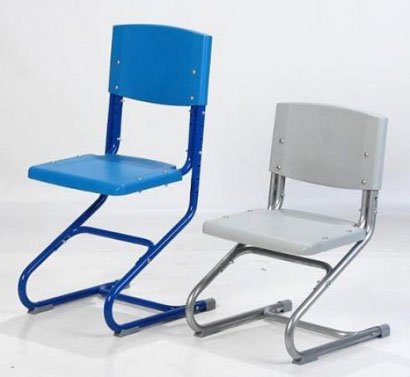 Modèle confortable - chaise réglable de l'usine Demi, dont la hauteur est ajustée à mesure que l'enfant grandit