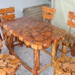 Table et chaises en bois faites main
