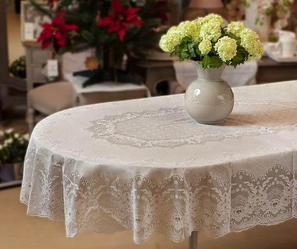 Nappe ovale blanche