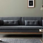 Canapé gris simple avec coussins rectangulaires