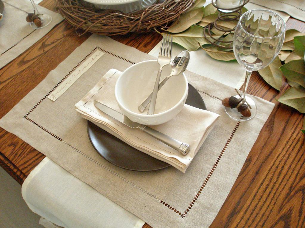 serviettes en tissu sur la table