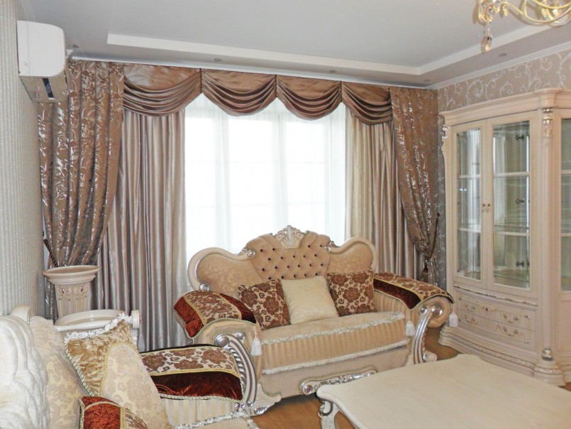 chambre avec rideaux classiques