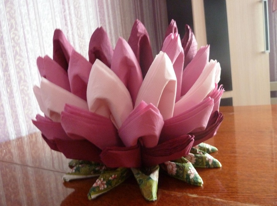 bricolage lotus de serviettes
