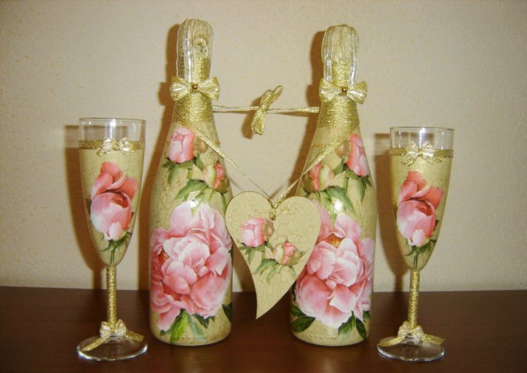 décorer des bouteilles de champagne pour un mariage de découpage