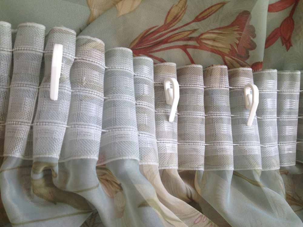 ruban de rideau avec des crochets