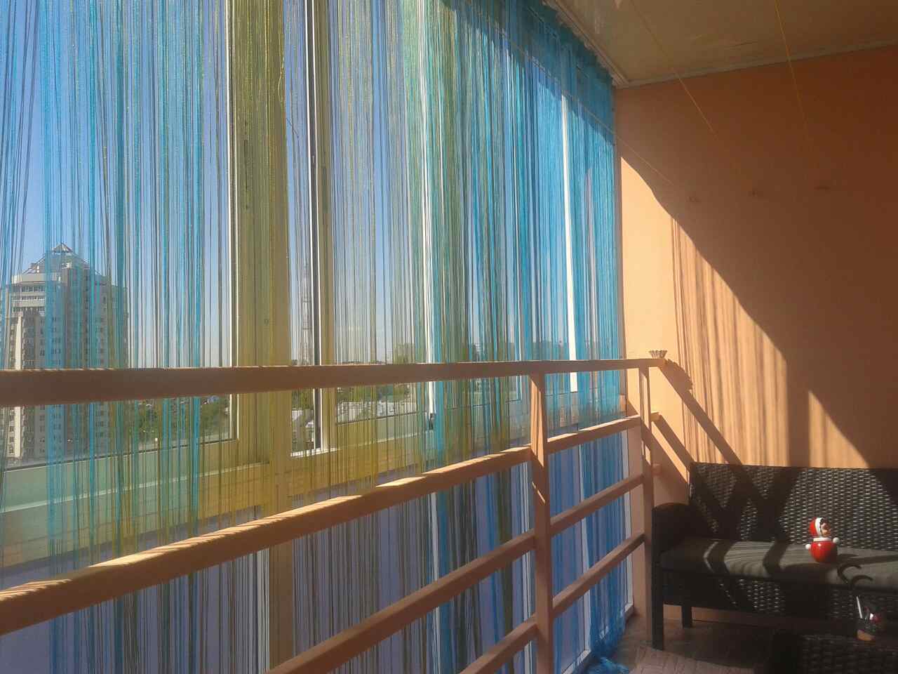 rideaux sur le balcon