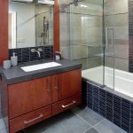 rideau de verre pour les options de salle de bain